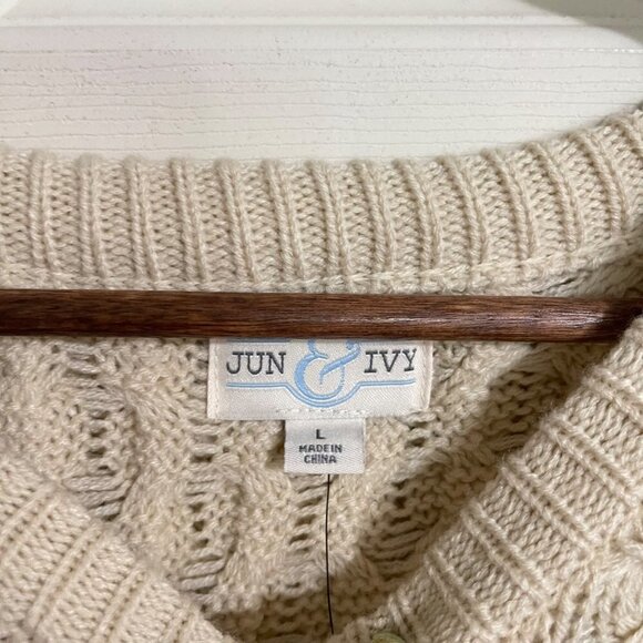 Francesca's Jun & Ivy Womens NWT Cream Cable Knit Lace Up Back Sweater Large - Picture 3 of 8